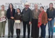 Entrega Beto Nava 200 equipos de tecnológicos a estudiantes de Escobedo