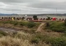 Volca transporte de personal del Tren México-Querétaro; hay un fallecido y 20 heridos